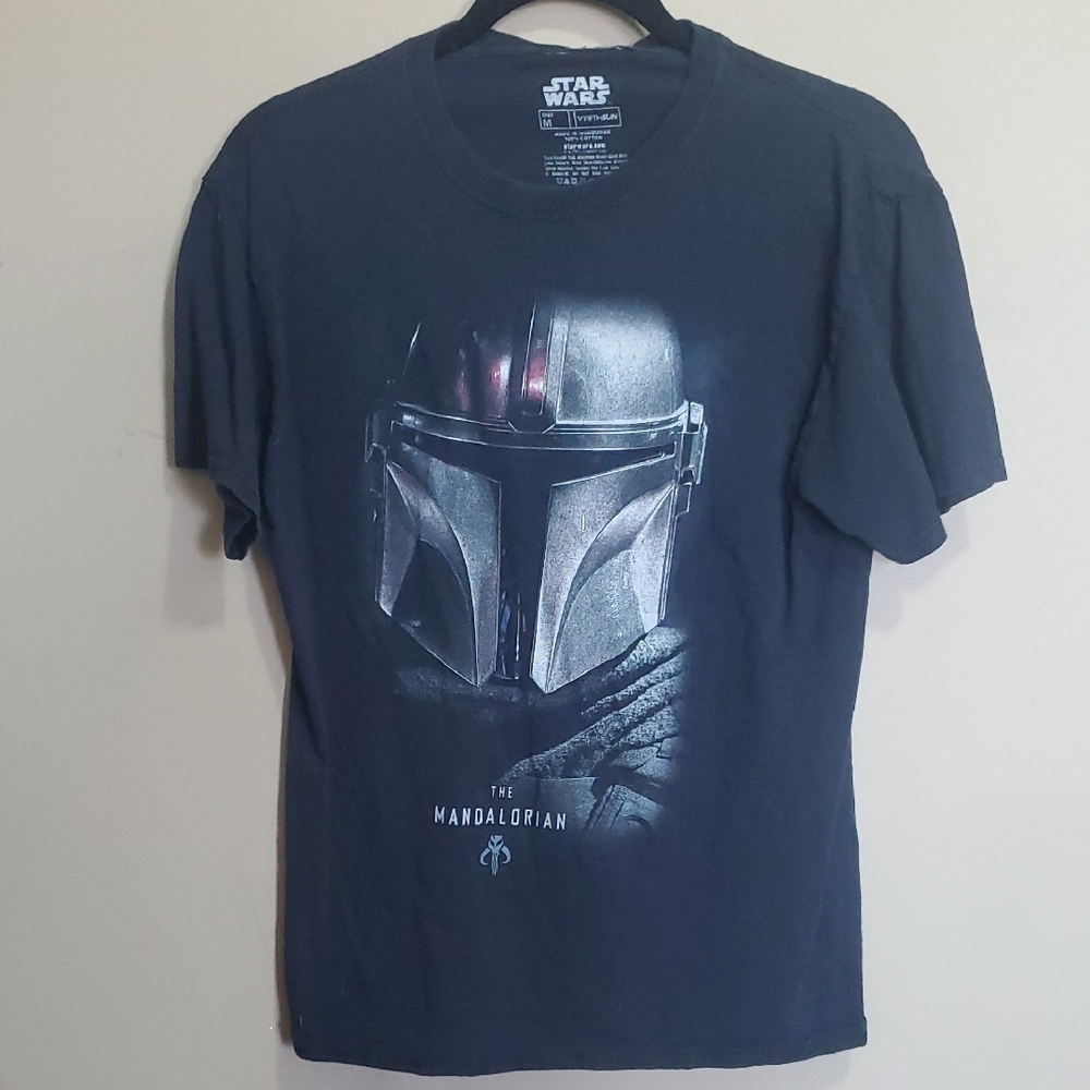 Star Wars Black Short Sleeve Tee with Graphic Design Size Medium